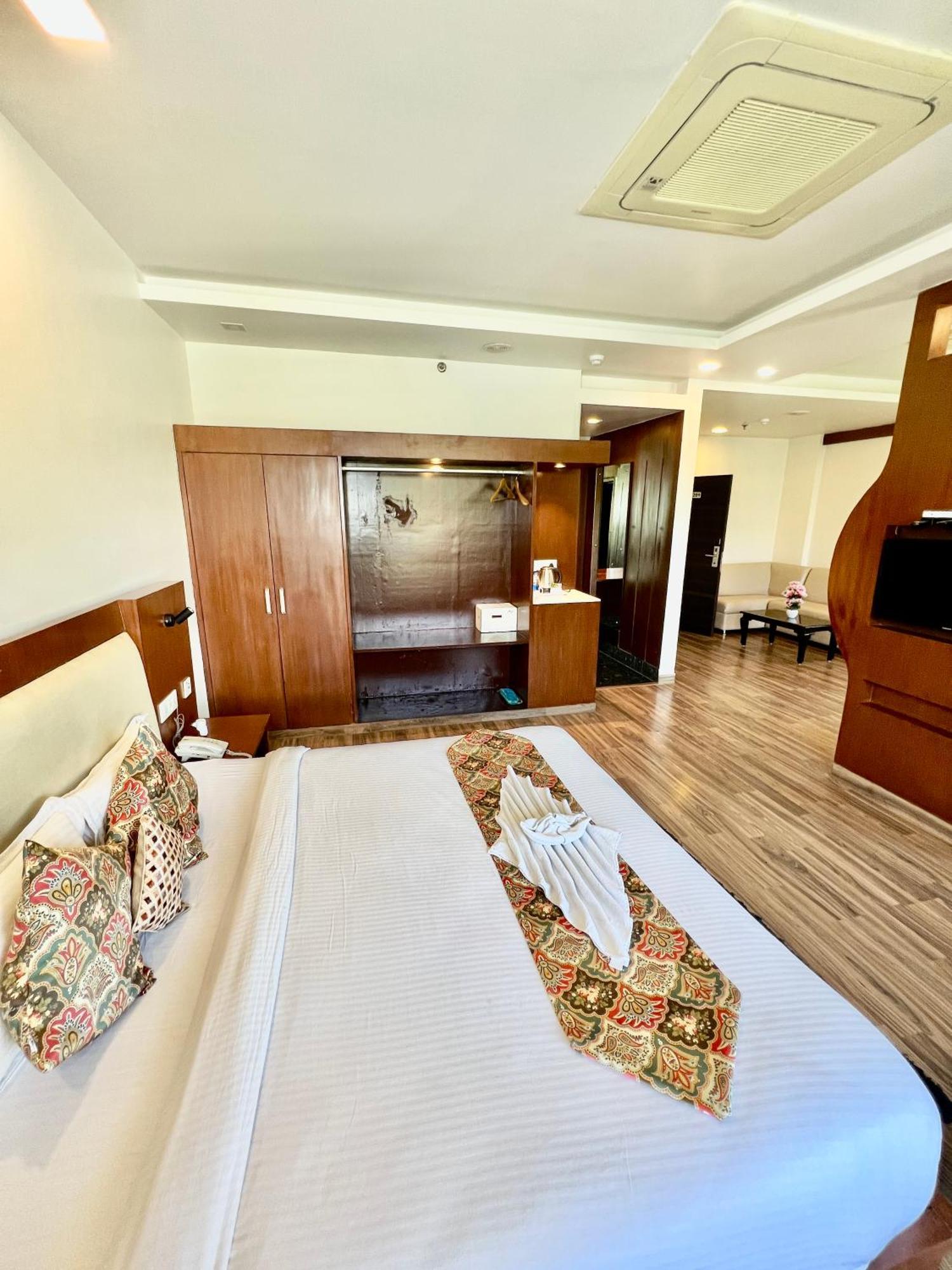Sea Hawk - Luxury Hill Resort 4 Mins From Bhimtal Lake المظهر الخارجي الصورة