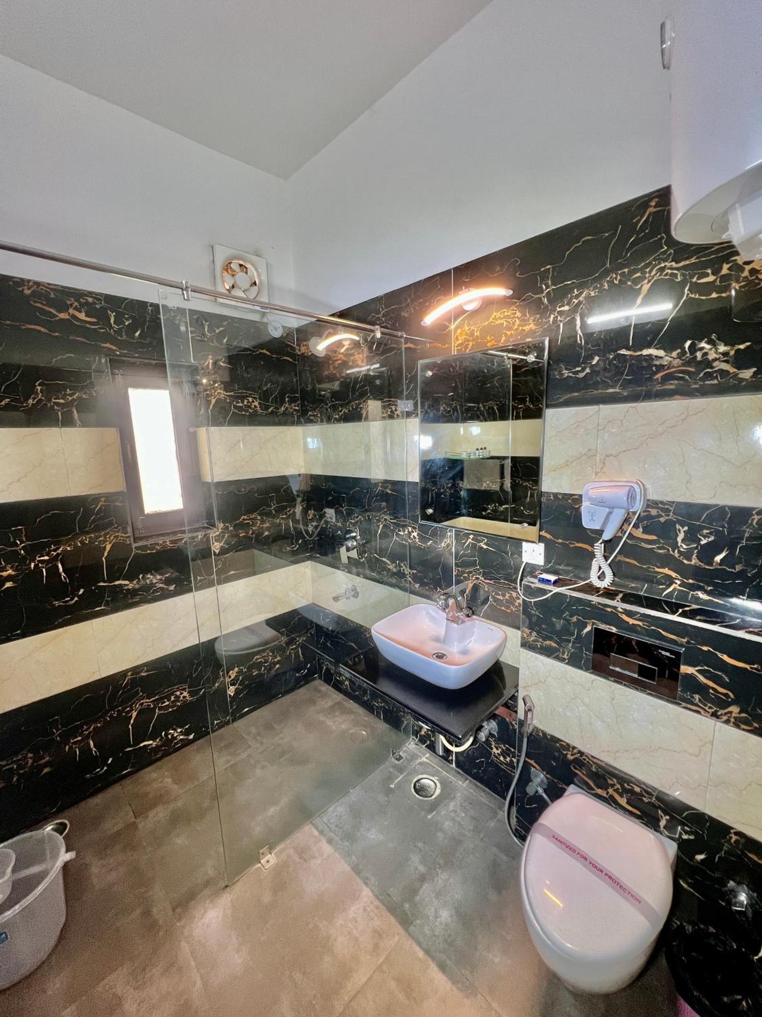 Sea Hawk - Luxury Hill Resort 4 Mins From Bhimtal Lake المظهر الخارجي الصورة